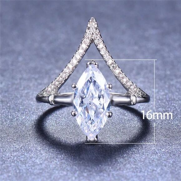 TENSION MOUNT COCKTAIL RING – LIMITED SUPPLY ✨ - Picture 2 of 5